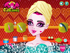 Draculaura Stylish Spa Makeover