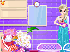 Elsa Washing Clothes Online