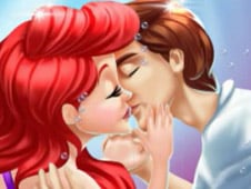 Ariel and Prince Underwater Kissing