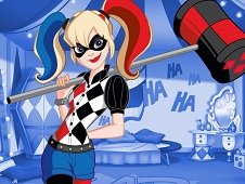 Harley Quinn Catches Objects Online