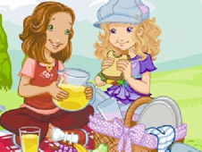 Holly Hobbie and Friends Pack a Picnic