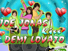 Joe Jonas Kiss Demi Lovato