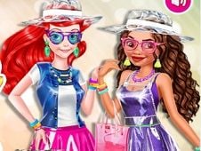 Moana vs Ariel Plastic Fashion